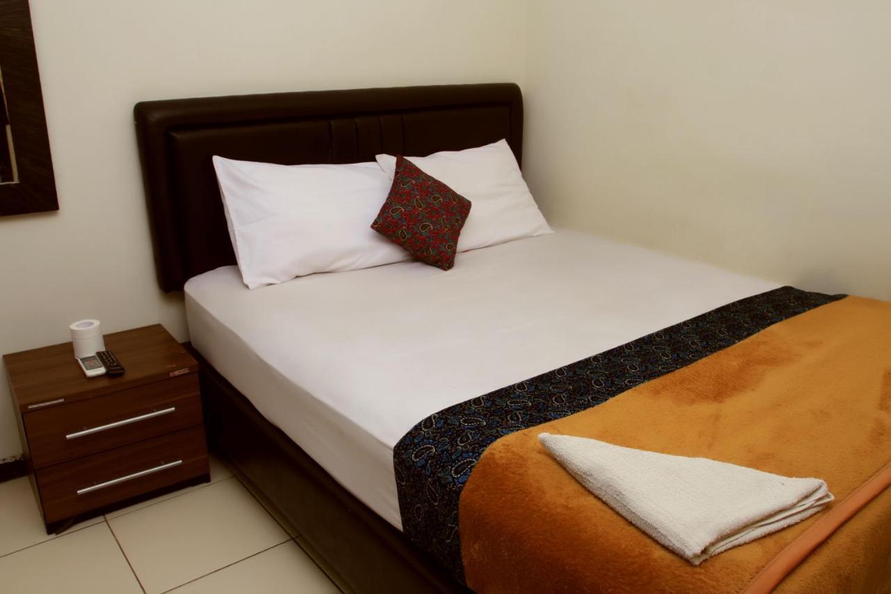 Hotel Bantal Guling Trans à Bandung Extérieur photo