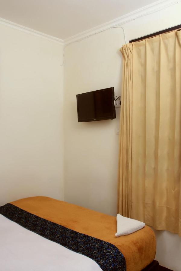 Hotel Bantal Guling Trans à Bandung Extérieur photo