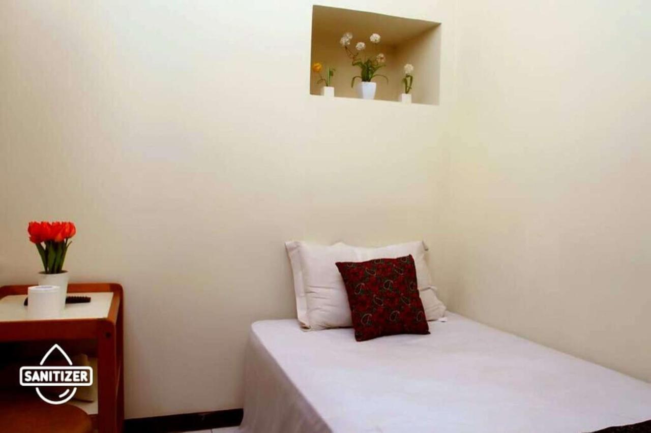 Hotel Bantal Guling Trans à Bandung Extérieur photo